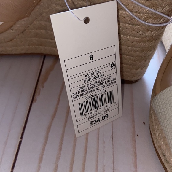 A New Day Wedge Sandals - Picture 7 of 8